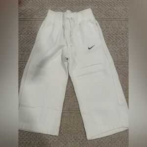 Nike Cropped Joggers